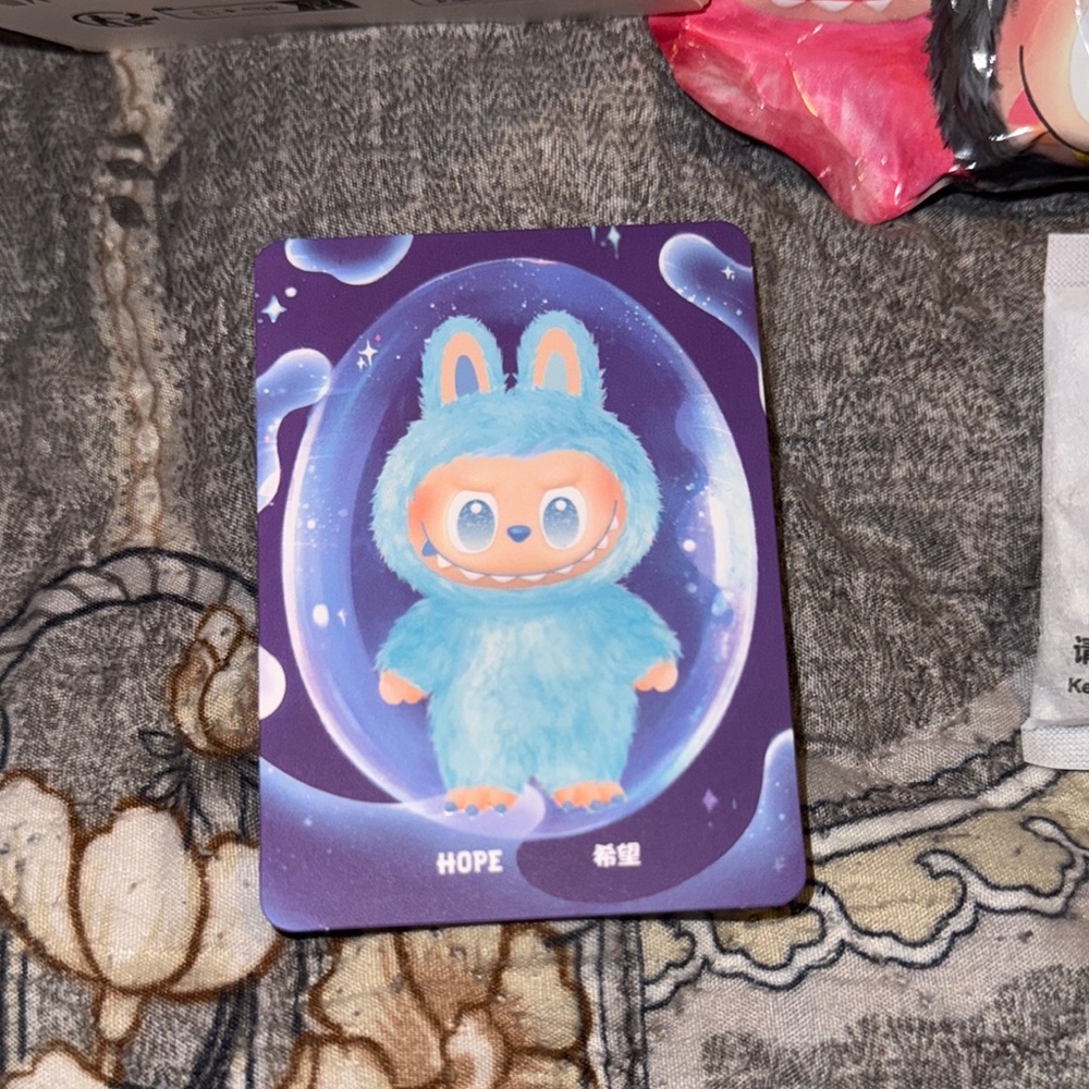 Pop Mart Labubu Big Into Energy (Hope) - Picture 3 of 6